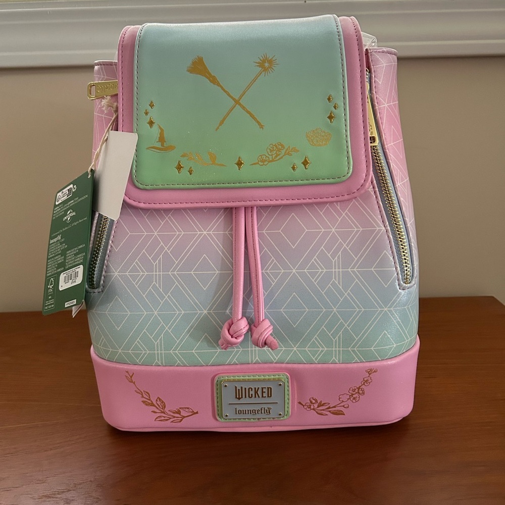 ✨💜💖Loungefly Wicked Iridescent Ombre Mini Backpack💖💜✨